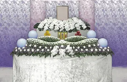 </figure>一般葬スイートプラン 祭壇イメージ